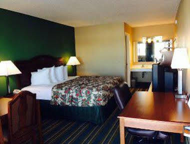 Super 8 By Wyndham Greencastle Exterior foto